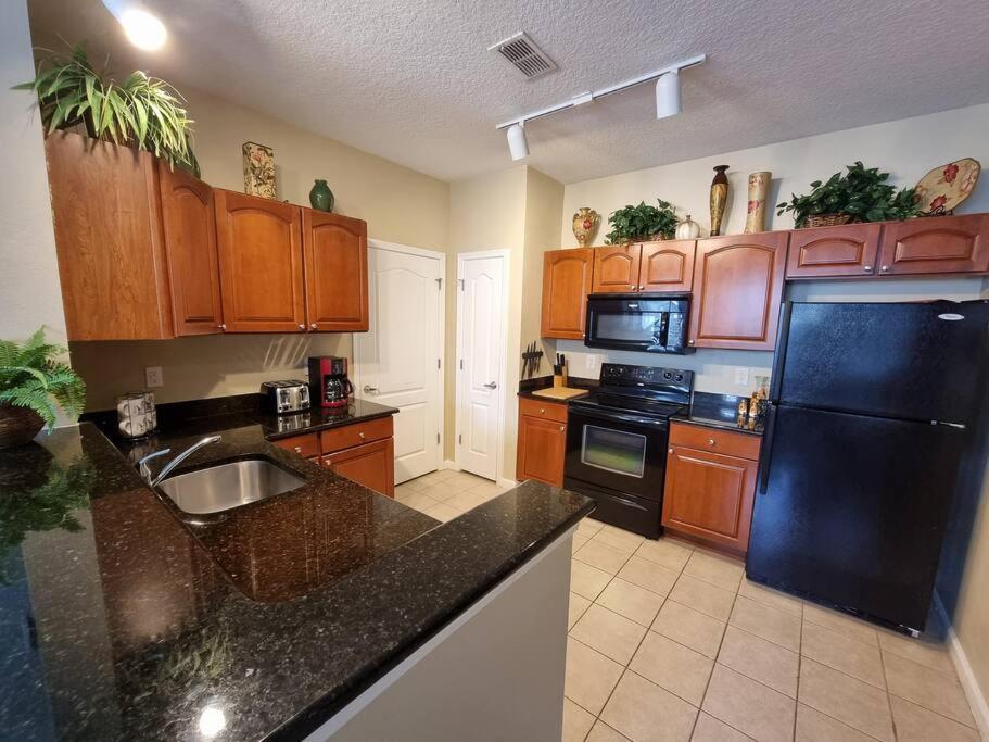 Comfortable Apartment, Close To World Apartment