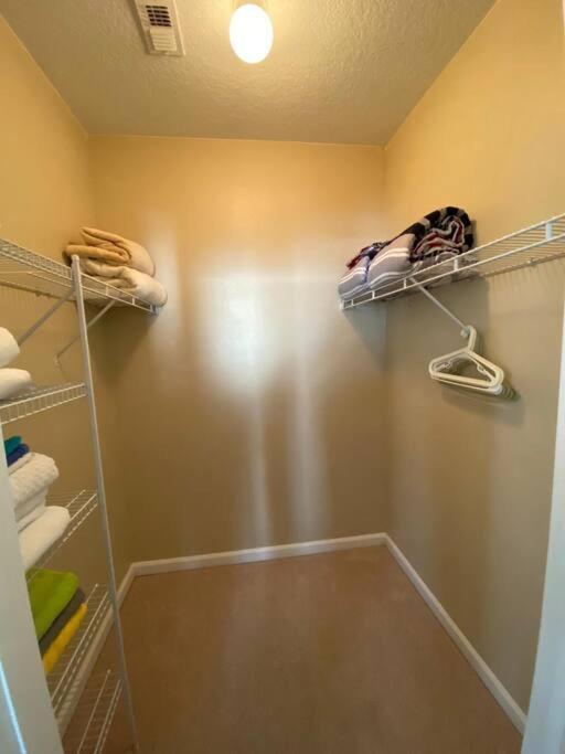 Apartment Comfortable Apartment, Close To World *